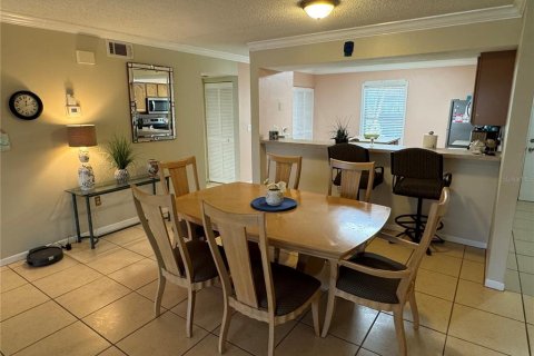 Condo in Bradenton, Florida, 2 bedrooms  № 1796866 - photo 9