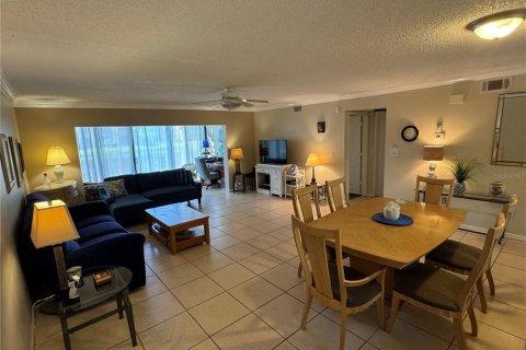 Condo in Bradenton, Florida, 2 bedrooms  № 1796866 - photo 7