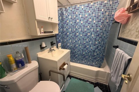 Villa ou maison à vendre à Miami, Floride: 2 chambres, 103.12 m2 № 1991021 - photo 11