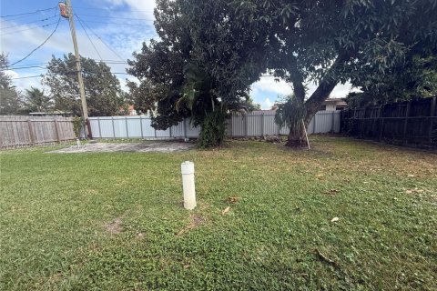 Villa ou maison à vendre à Miami, Floride: 2 chambres, 103.12 m2 № 1991021 - photo 4