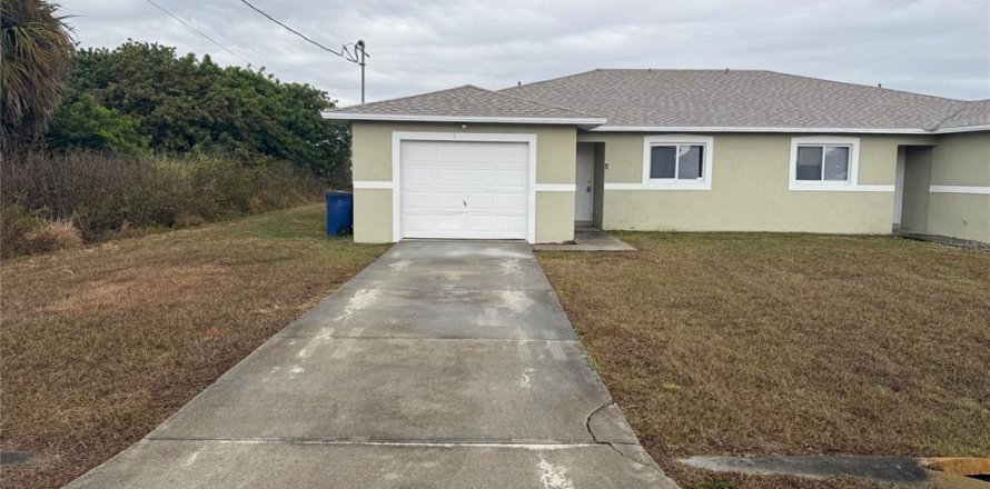 Apartment in Lehigh Acres, Florida 3 bedrooms, 95.22 sq.m. № 2118164