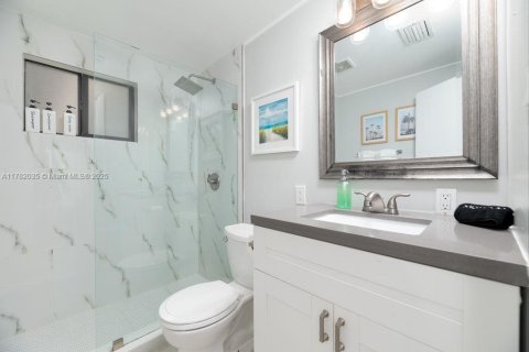 Villa ou maison à louer à Fort Lauderdale, Floride: 1 chambre, 390 m2 № 1861292 - photo 13