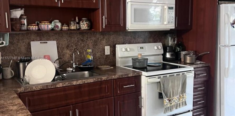 Casa en West Palm Beach, Florida 3 dormitorios, 121.89 m2 № 1943776