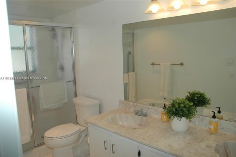 Condo in Lauderhill, Florida, 3 bedrooms № 2082322 - photo 22