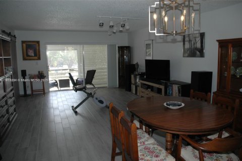 Condo in Lauderhill, Florida, 3 bedrooms № 2082322 - photo 21