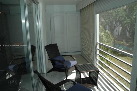 Condo in Lauderhill, Florida, 3 bedrooms № 2082322 - photo 13