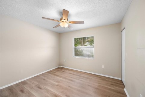 House in Tarpon Springs, Florida 4 bedrooms, 130.43 sq.m. № 2211089 - photo 23
