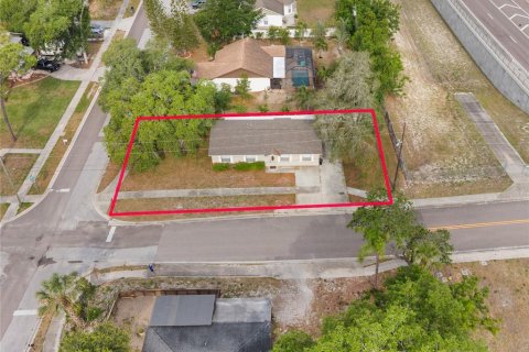 House in Tarpon Springs, Florida 4 bedrooms, 130.43 sq.m. № 2211089 - photo 3