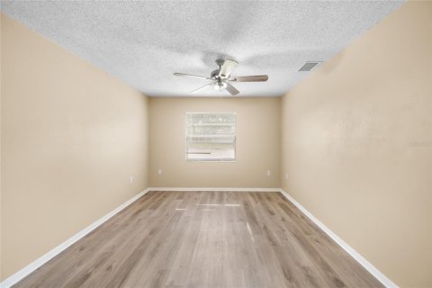 House in Tarpon Springs, Florida 4 bedrooms, 130.43 sq.m. № 2211089 - photo 17