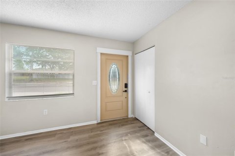 House in Tarpon Springs, Florida 4 bedrooms, 130.43 sq.m. № 2211089 - photo 7