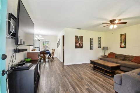 House in Valrico, Florida 3 bedrooms, 128.48 sq.m. № 1831789 - photo 9
