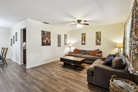 House in Valrico, Florida 3 bedrooms, 128.48 sq.m. № 1831789 - photo 10