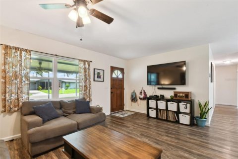 House in Valrico, Florida 3 bedrooms, 128.48 sq.m. № 1831789 - photo 12