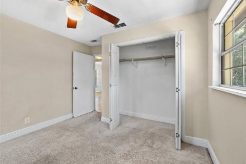 House in Sorrento, Florida 2 bedrooms, 84.36 sq.m. № 1635898 - photo 8