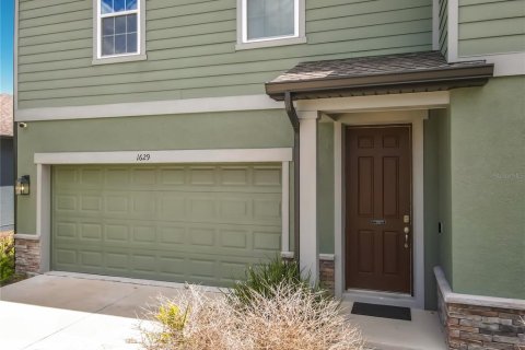 House in HAMPTON OAKS in Deltona, Florida 4 bedrooms, 230.3 sq.m. № 2110319 - photo 2