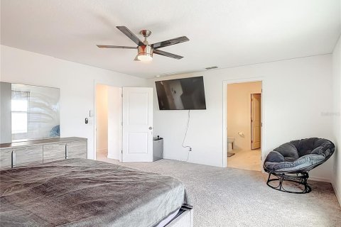 House in HAMPTON OAKS in Deltona, Florida 4 bedrooms, 230.3 sq.m. № 2110319 - photo 23