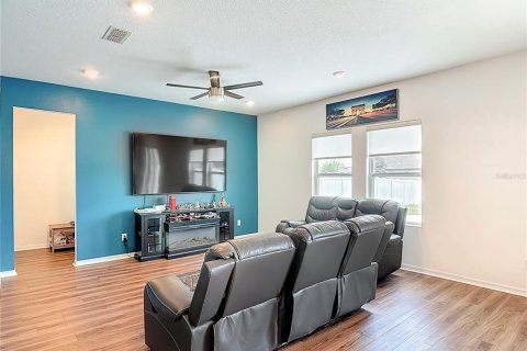 House in HAMPTON OAKS in Deltona, Florida 4 bedrooms, 230.3 sq.m. № 2110319 - photo 16