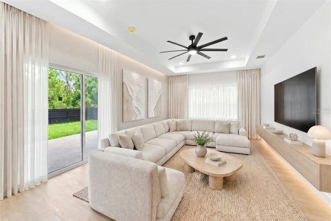 Купить виллу или дом в Норт-Порт, Флорида 10 комнат, 223.06м2, № 2318525 - фото 3