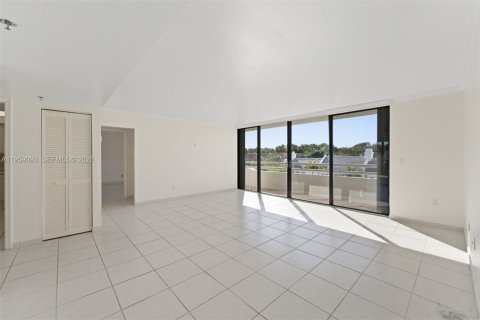 Condominio en venta en Coral Gables, Florida, 2 dormitorios, 106.09 m2 № 2017850 - foto 4