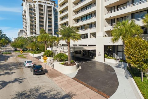 Condominio en venta en Coral Gables, Florida, 2 dormitorios, 106.09 m2 № 2017850 - foto 26