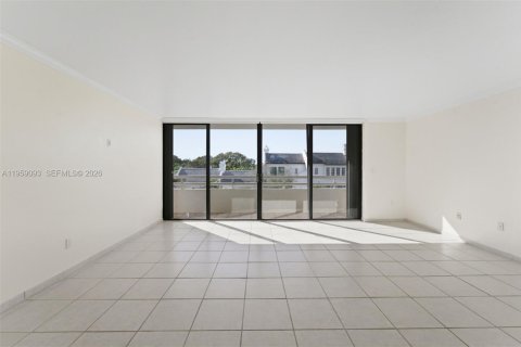 Condominio en venta en Coral Gables, Florida, 2 dormitorios, 106.09 m2 № 2017850 - foto 3