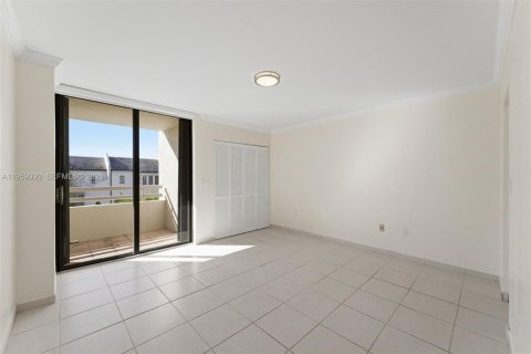 Condominio en venta en Coral Gables, Florida, 2 dormitorios, 106.09 m2 № 2017850 - foto 11