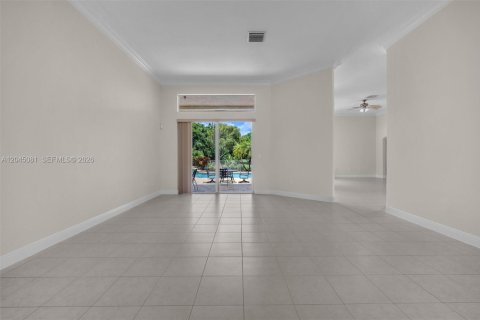 Villa ou maison à louer à Weston, Floride: 5 chambres, 312.43 m2 № 2168604 - photo 19