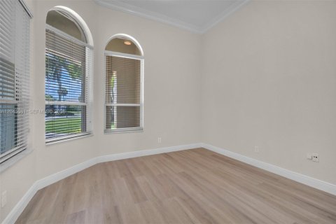 Villa ou maison à louer à Weston, Floride: 5 chambres, 312.43 m2 № 2168604 - photo 23