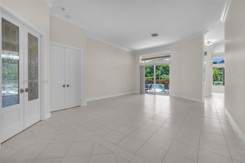 Villa ou maison à louer à Weston, Floride: 5 chambres, 312.43 m2 № 2168604 - photo 18