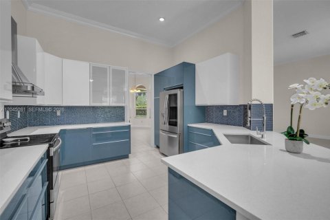 Villa ou maison à louer à Weston, Floride: 5 chambres, 312.43 m2 № 2168604 - photo 27