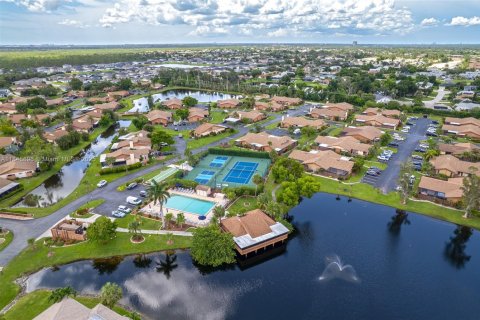 House in Fort Myers, Florida 3 bedrooms, 109.53 sq.m. № 1842674 - photo 29