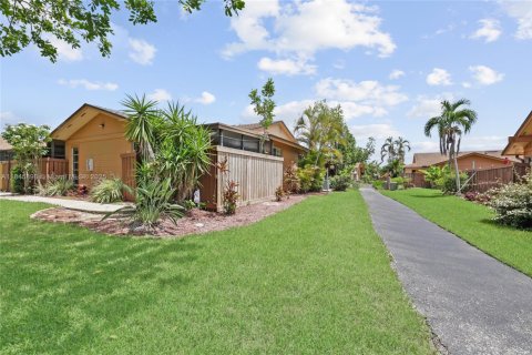 House in Fort Myers, Florida 3 bedrooms, 109.53 sq.m. № 1842674 - photo 26