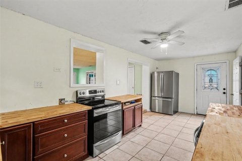 House in Riverview, Florida 3 bedrooms, 167.78 sq.m. № 2197380 - photo 7