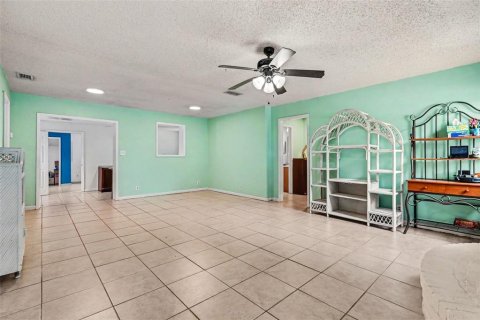 House in Riverview, Florida 3 bedrooms, 167.78 sq.m. № 2197380 - photo 4
