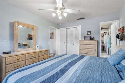 House in Sunrise, Florida 3 bedrooms, 132.11 sq.m. № 1633410 - photo 15