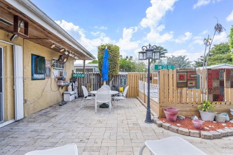 House in Sunrise, Florida 3 bedrooms, 132.11 sq.m. № 1633410 - photo 25