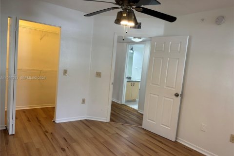 Condo in Miramar, Florida, 3 bedrooms  № 2031780 - photo 13