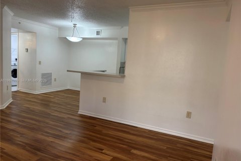 Condo in Miramar, Florida, 3 bedrooms  № 2031780 - photo 3