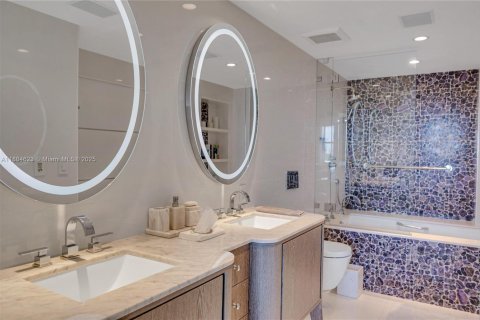 Купить кондоминиум в Майами-Бич, Флорида 2 спальни, 138.8м2, № 1931417 - фото 24