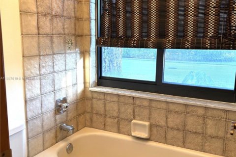 Casa en venta en Plantation, Florida, 3 dormitorios, 204.29 m2 № 1939048 - foto 19