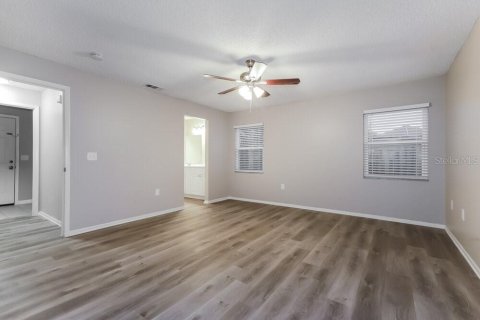 Casa en alquiler en Brandon, Florida, 3 dormitorios, 146.04 m2 № 1905119 - foto 10