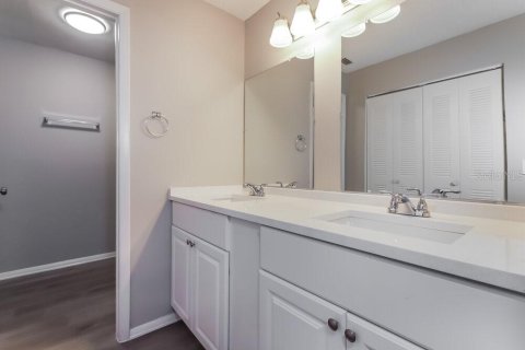 Casa en alquiler en Brandon, Florida, 3 dormitorios, 146.04 m2 № 1905119 - foto 12