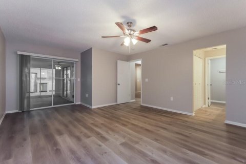 Casa en alquiler en Brandon, Florida, 3 dormitorios, 146.04 m2 № 1905119 - foto 11
