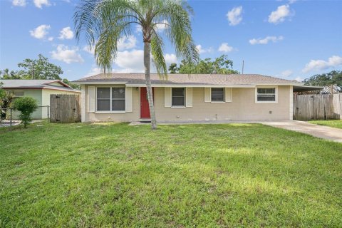 House in Pinellas Park, Florida 3 bedrooms, 108.14 sq.m. № 1845017 - photo 1