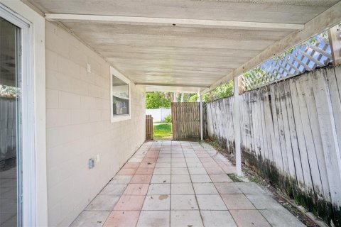 House in Pinellas Park, Florida 3 bedrooms, 108.14 sq.m. № 1845017 - photo 24