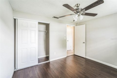 House in Pinellas Park, Florida 3 bedrooms, 108.14 sq.m. № 1845017 - photo 23