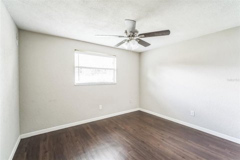 House in Pinellas Park, Florida 3 bedrooms, 108.14 sq.m. № 1845017 - photo 21