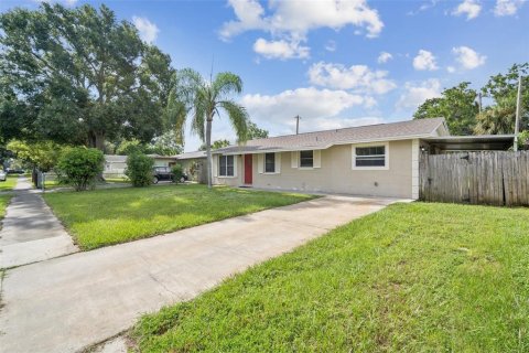 House in Pinellas Park, Florida 3 bedrooms, 108.14 sq.m. № 1845017 - photo 3