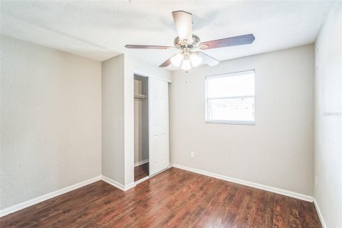 House in Pinellas Park, Florida 3 bedrooms, 108.14 sq.m. № 1845017 - photo 18
