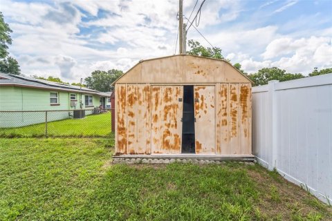 House in Pinellas Park, Florida 3 bedrooms, 108.14 sq.m. № 1845017 - photo 28